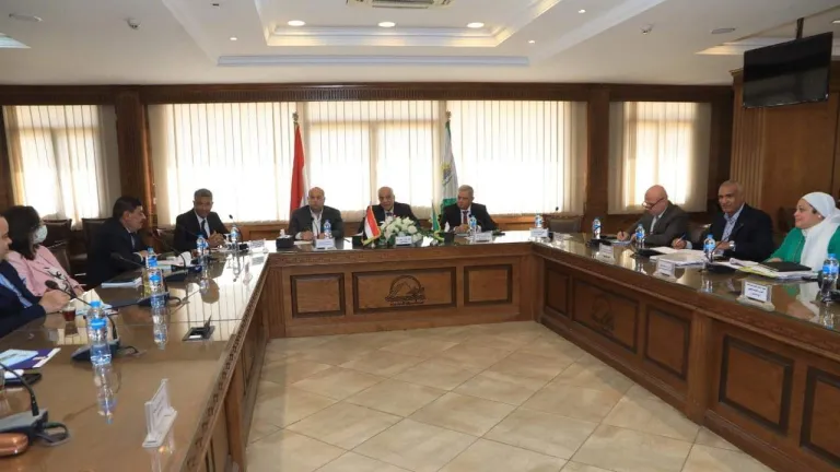 محافظ الجيزة يُكلف نائبه الشهابى بهذا الامر .. بحضور اعضاء مجلسى النواب والشيوخ