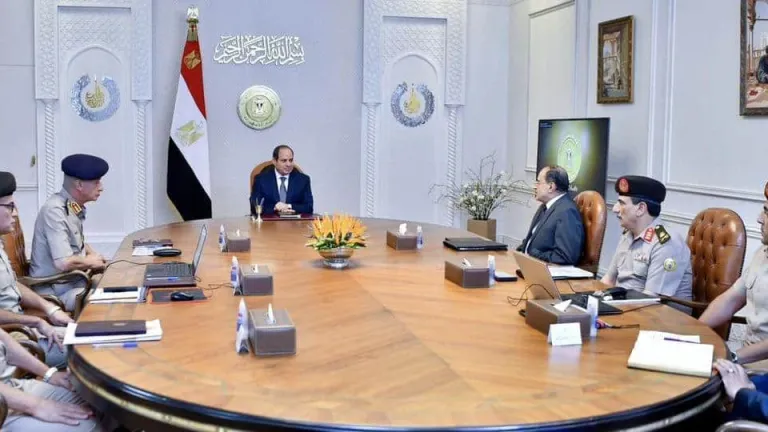 السيسى يجتمع بهؤلاء القادة على رأسهم وزير الدفاع