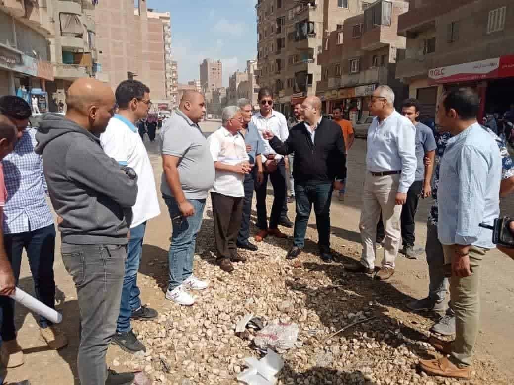 سيراً على الاقدام .. الشهابى يتفقد طريق ترسا العمومي بمركز ومدينة أبو النمرس