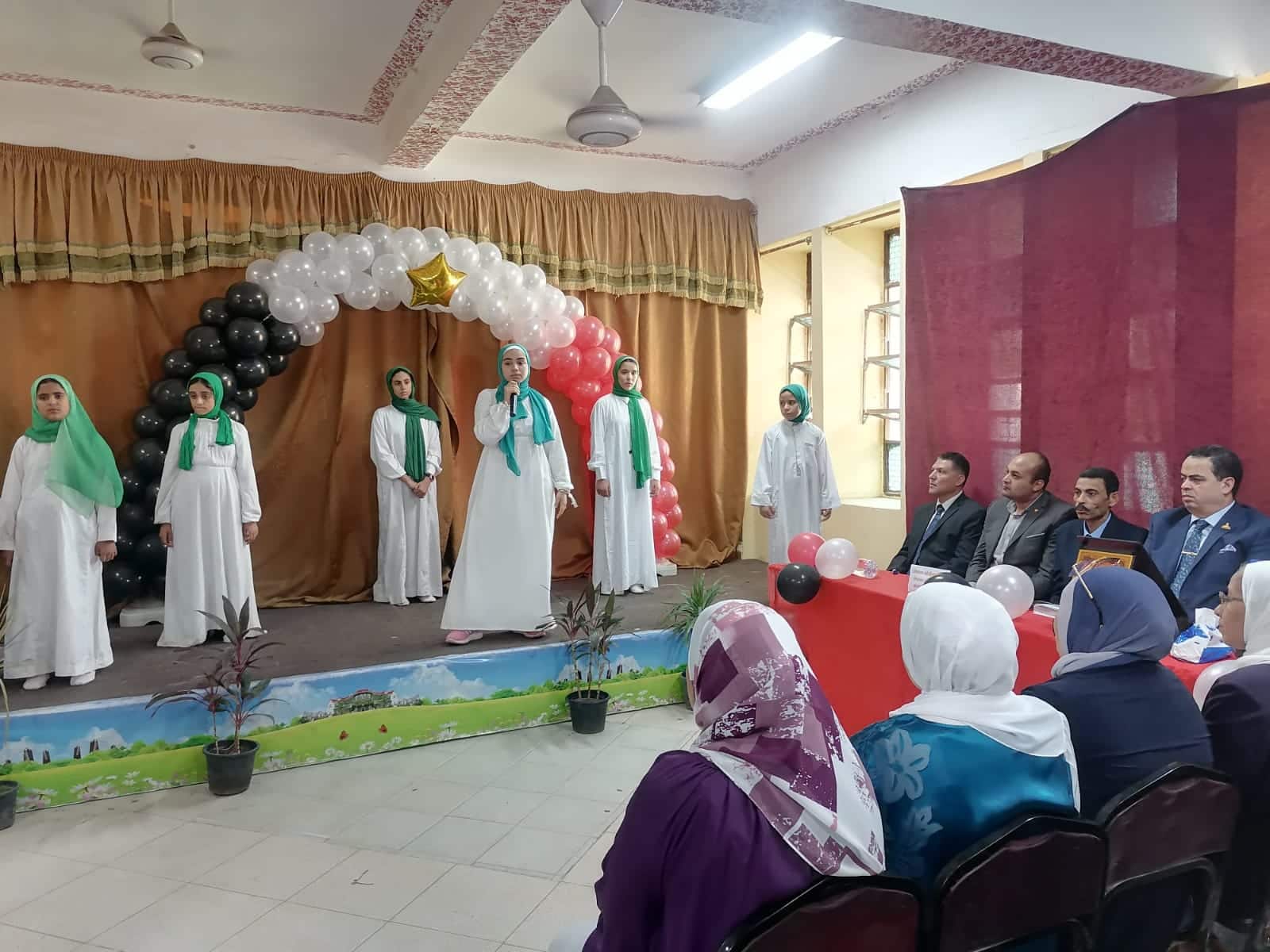 إدارة الحوامدية التعليمية تحتفى بالمولد النبوى الشريف وذكرى انتصارات اكتوبر .. شمس الحوامدية يتألق ويضع لمساته الفنية .. بالأسماء تكريم أوائل الشهادة الاعدادية على مستوى محافظة الجيزة