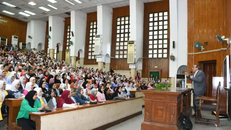 الخشت: انتظام الدراسة بكليات جامعة القاهرة في اليوم الثاني