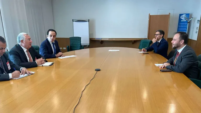 وزير الزراعة يبحث مع رئيس لجنة الأمن الغذائي بالفاو سبل مواجهة تأثير التغيرات المناخية على الزراعة والأمن الغذائي