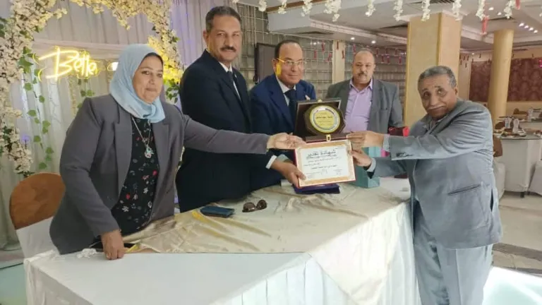 بالاسماء .. سلومة يُكرم رموز تعليم الجيزة