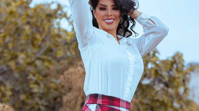 نانسي زعبلاوي تطلق أغنية رومانسية "في بقلبي شخص"