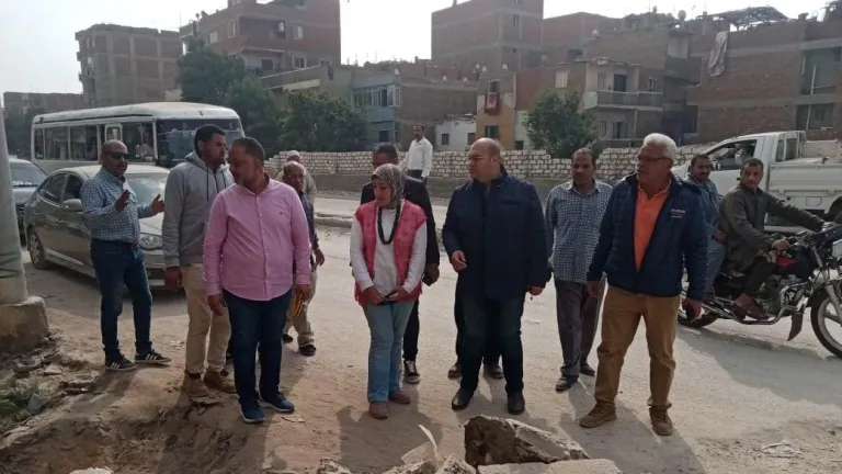 نائب محافظ الجيزة يتفقد أعمال التوسعه والتطوير بطريق طراد النيل بمركز أوسيم