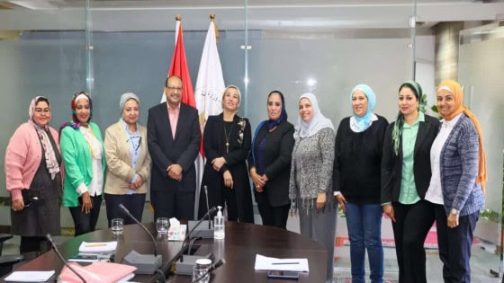 وزيرة البيئة تلتقى بأعضاء مجلس جمعية كتاب البيئة والتنمية للإتفاق على خطة العمل البيئى