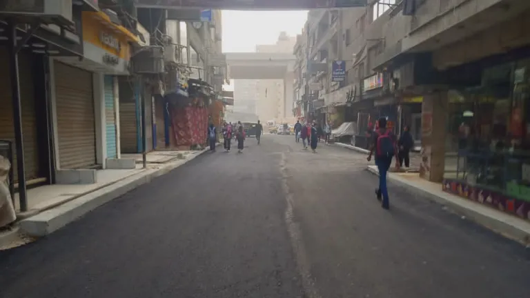 محافظ الجيزة : رصف وتطوير طريق المنطقة الأثرية بالبدرشين والمعتمدية بالعجوزة وعدداً من متفرعات أرض اللواء