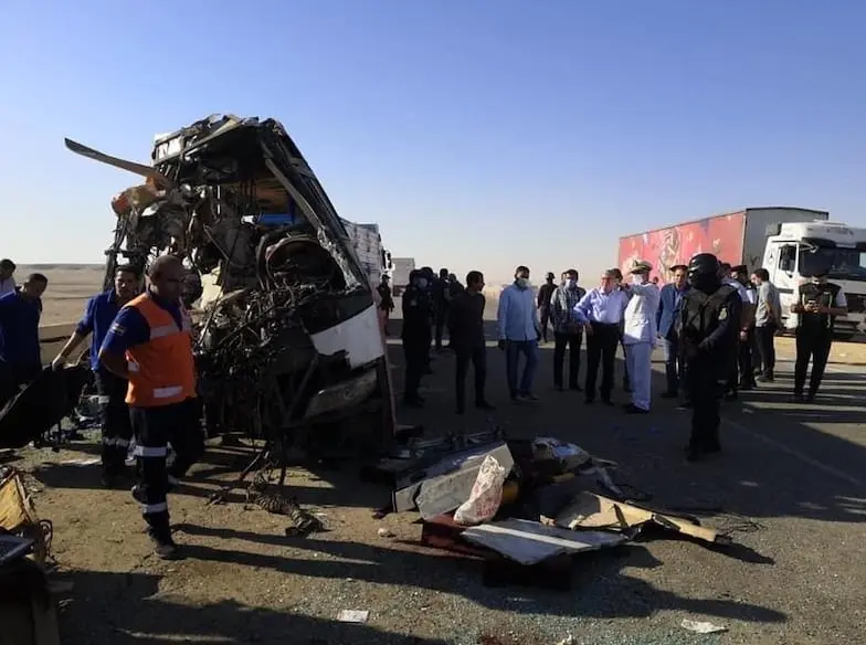 مصرع واصابة 46 شخص في حادث مروري وقع على طريق "الخارجة - أسيوط"