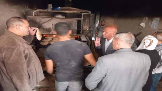 رئيس مدينة الحوامدية لـ “حواديت اون لاين” .. إجبار صاحب مخبز ببيع الخبز المخصوص للجمهور .. لا توجد لدينا محسوبيات الكل لدينا سواء .. انا رجل شارع ومكتبى مفتوح للجميع