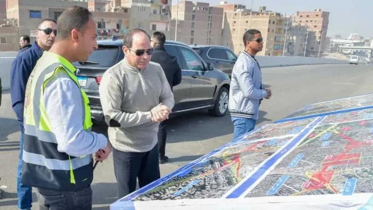 الرئيس السيسي يتفقد محور الفريق كمال عامر بمحافظة الجيزة