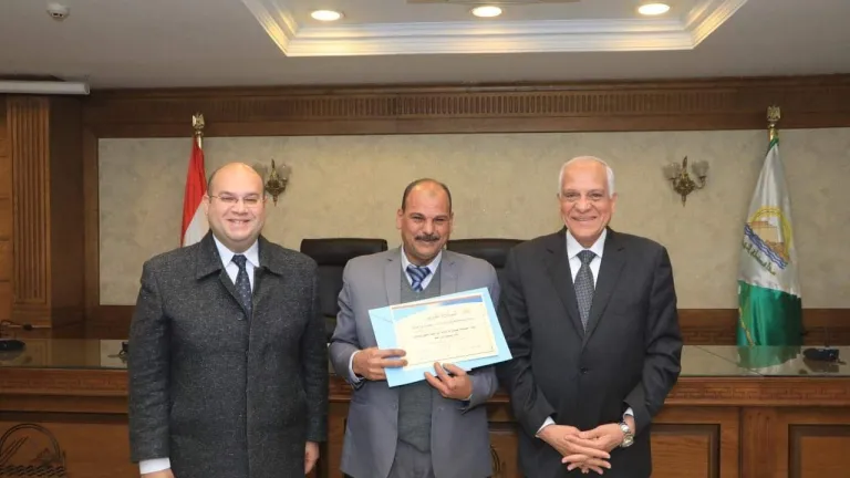 محافظ الجيزة يُكرم المتميزين من عمال الخدمات المعاونة والفنين والسائقين بالجهاز التنفيذي