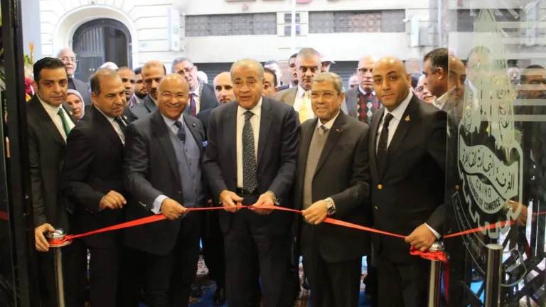 بالصور| وزير التموين يفتتح مكتب السجل التجاري النموذجي داخل مقر الغرفة التجارية بالقاهرة .. المصلحى المكتب يقدم خدمات جديدة