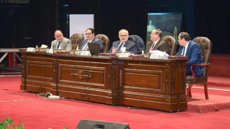 مجلس جامعة القاهرة يوافق على عدة قرارات هامة .. الخشت يُصدر تكليفا بإنشاء قسم خاص للأمن السيبرانى بكلية الحاسبات والذكاء الاصطناعى