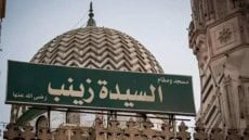 المشيرة للمصريين .. “يا أهْلَ مِصْرَ نَصَرْتُمُونَا نَصَرَكُمُ اللهُ، وآوَيْتُمُونَا آوَاكُمُ اللهُ، وأمَّنْتُمُونَا أمَّنَكُمُ اللهُ، وأعَنْتُمُونَا أعَانَكُمُ اللهُ، وجَعَلَ لَكُمْ مِنْ كُلِّ مُصِيبَةٍ فَرَجًا، ومِنْ كُلِّ ضِيقٍ مَخْرَجًا” .. تعرف على سر اتباطهم بالسيدة زينب