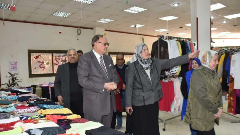 حدث فى جامعة القاهرة: تنظيم أكبر سلسلة معارض ملابس بأسعار رمزية للطلاب