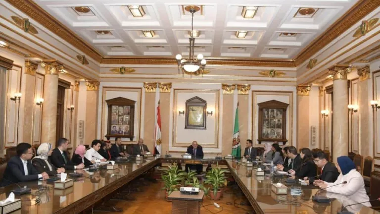 عقب تشكيله الجديد .. الخشت يعقد لقاء مفتوحا مع مجلس اتحاد طلاب جامعة القاهرة .. يستمع لروئاهم
