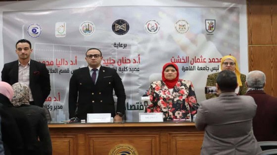 ندوة بإعلام القاهرة عن الاقتصاد المصري .. الخشت توجيه مشروعات التخرج لخدمة القضايا الاقتصادية ودعم المبادرات الوطنية