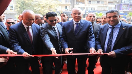 محافظ الجيزة وسفير اليمن يفتتحان معرض اهلا رمضان بالدقى .. يستمع لاراء المواطنين .. يوجه بهذا الامر