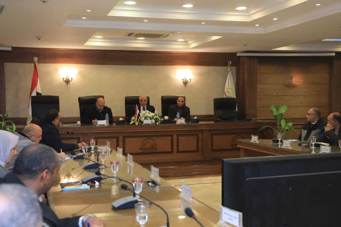 لهذه الاسباب .. محافظ الجيزة يعقد لقاء موسع بكافه القيادات التنفيذية المعنية