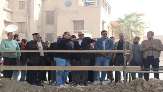 سيراً على الاقدام .. محافظ الجيزة يتفقد أعمال التطوير بهذه القطاعات .. يعطى توجيهات هامه خلال الجولة