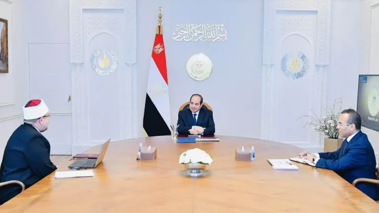اليوم .. الرئيس السيسى يجتمع بوزير الاوقاف