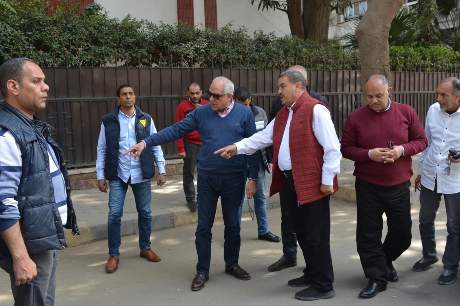 محافظ الجيزة يتابع ميدانياً إصلاح كسر ماسورة مياه بشارع رشدان بالدقي .. يُكلف رئيس الحى بهذه التكليفات 2 محافظ الجيزة يتابع ميدانياً إصلاح كسر ماسورة مياه بشارع رشدان بالدقي .. يُكلف رئيس الحى بهذه التكليفات