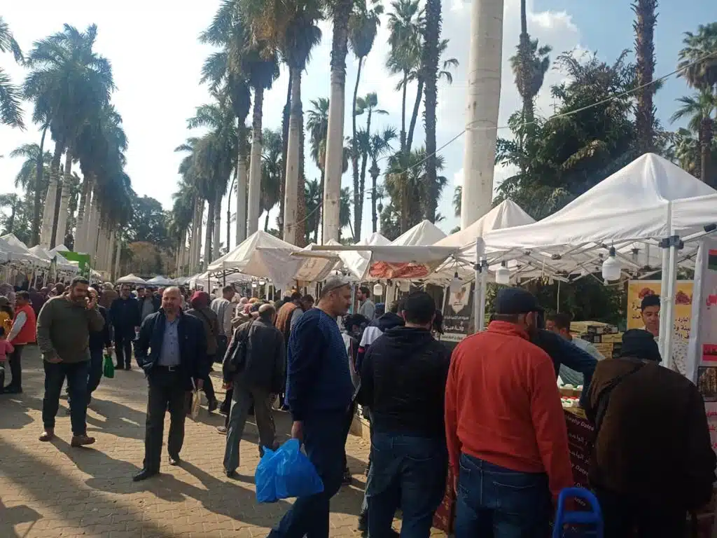الزراعة: معرض "خير مزارعنا لأهالينا" يشهد إقبالا كبيرا من المواطنين بحديقة الاورمان بالجيزة