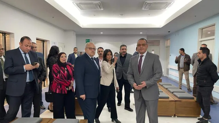 رئيس جامعة القاهرة يتابع التجهيزات النهائية لافتتاح مجمع العيادات الخارجية الجديدة بمستشفى أبو الريش الياباني