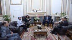 خلال ترأسه اجتماع مجلس كلية الآداب .. الخشت: ضرورة أن يكون العمل داخل الكلية في إطار بيئة العمل المؤسسي والديمقراطية التشاركية