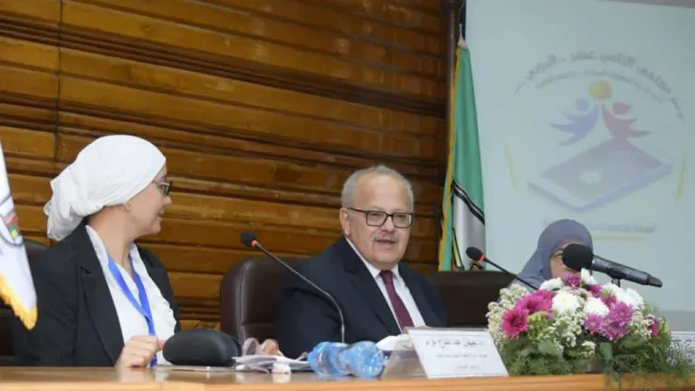 الخشت يفتتح المؤتمر الدولي الخامس لكلية التربية للطفولة المبكرة حول تحديات العصر الرقمي .. يحذر من الضغط على الطفل بالمادة العلمية