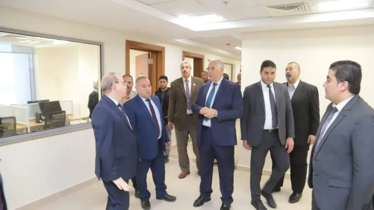وزير الزراعة يتفقد سير العمل والعاملين بمقر الوزارة بالعاصمة الادارية الجديدة