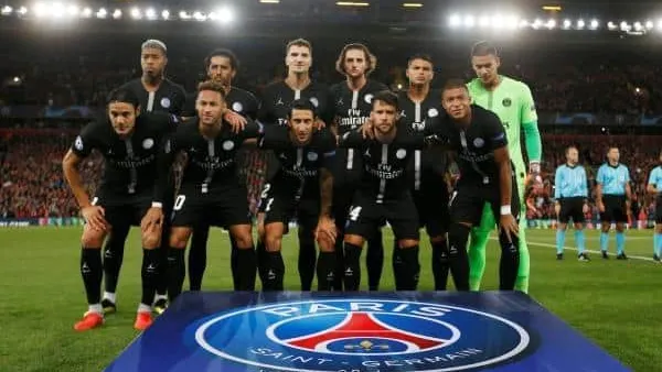 للانضمام إليه .. باريس سان جيرمان يغرى نجم مانشستر براتب كبير