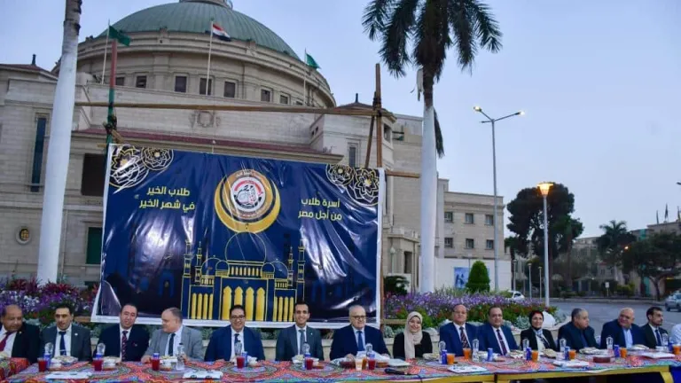 طلاب من أجل مصر ينظمون حفل إفطار جماعي لنحو 500 طالب وطالبة من مختلف كليات جامعة القاهرة