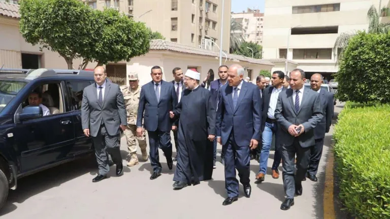 وزيرا الاوقاف والتنمية المحلية ومحافظ الجيزة يلتقون قيادات الدعوة بالمحافظة