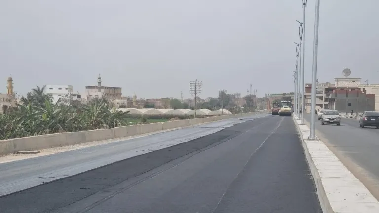 محافظ الجيزة يتابع أعمال رصف وتطوير عددِ من الطرق بمراكز أوسيم ومنشاة القناطر وكرداسة