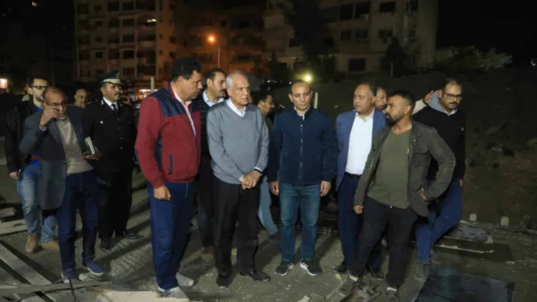 محافظ الجيزة يتابع الاعمال الإنشائية لساحات الانتظار ومواقف السرفيس بهذه الشوارع