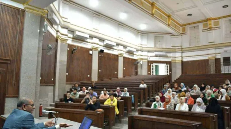 الخشت: انتظام الدراسة بكليات جامعة القاهرة