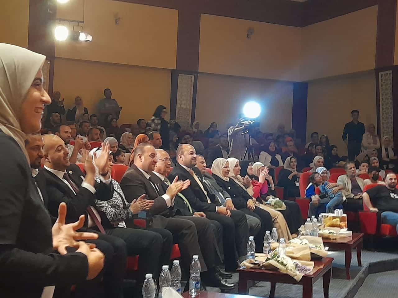 بفندق تيوليب .. صن للغات تحتفى وتكرم أوائل طلابها وقيادات التعليم .. تبهر الحضور بإحتفالية رائعة