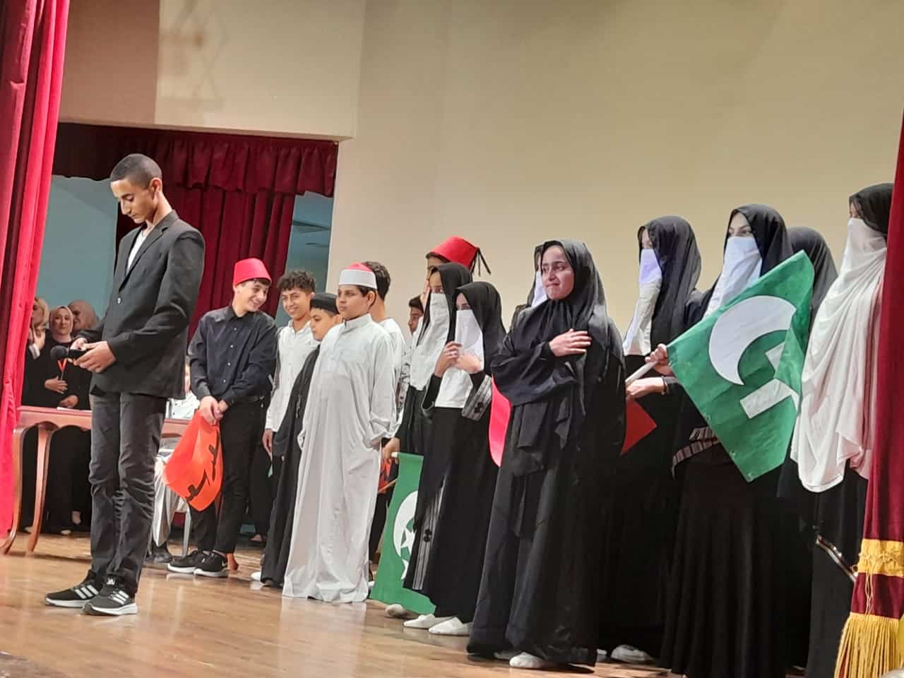 بفندق تيوليب .. صن للغات تحتفى وتكرم أوائل طلابها وقيادات التعليم .. تبهر الحضور بإحتفالية رائعة