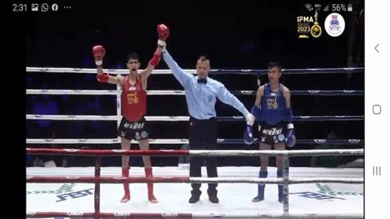 شاهد بالفيديو .. ابن الحوامدية يفوز على منافسه الهندى ويصعد لدور النهائى فى بطولة العالم للكيك بوكس المقامة بتايلاند