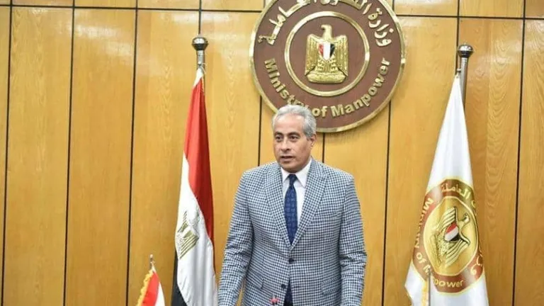 تغيير اسم "الوزارة" من "القوى العاملة" إلى "العمل"