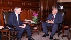 لبحث هذه السُبل .. وزير الزراعة يلتقى بالمدير التنفيذي للغرفة التجارية الألمانية فى القاهرة