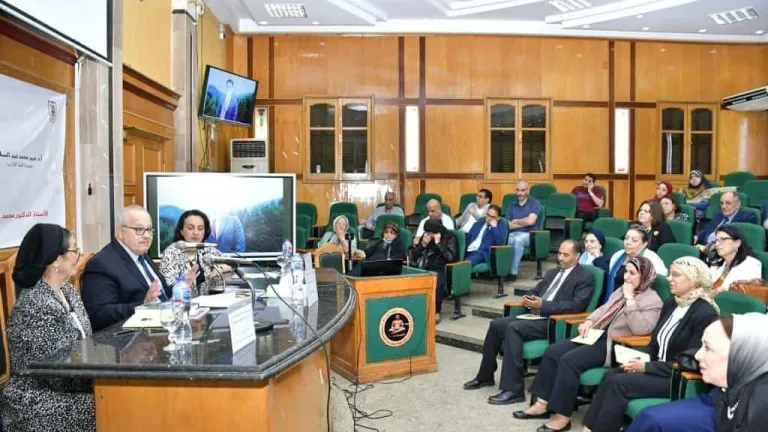 رئيس جامعة القاهرة يشهد حفل تأبين الدكتور محمد عناني شيخ المترجمين العرب