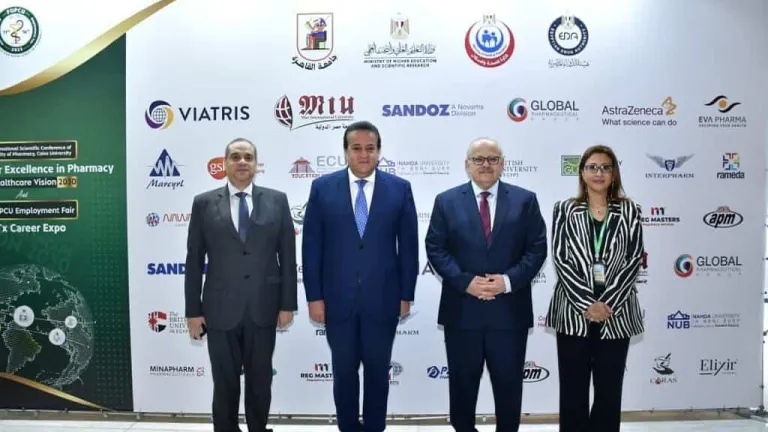 وزير الصحة والسكان ورئيس جامعة القاهرة يفتتحان مؤتمر كلية الصيدلة "التميز في الصيدلة: رؤية مصر للرعاية الصحية 2030"