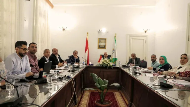 محافظ الجيزة يشدد على رؤساء الأحياء والمراكز والمدن .. تكليفات هامه لرئيس مدينة الحوامدية وحى الوراق