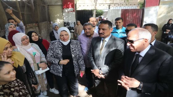 محافظ الجيزة يتفقد لجان امتحانات الشهادة الإعدادية ببولاق الدكرور وشمال الجيزة .. يرسل رسال لاولياء الامور