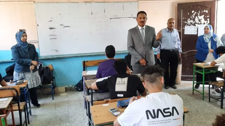 "سلومة" يتابع امتحان الهندسة للشهادة الإعدادية بهذه الادارات