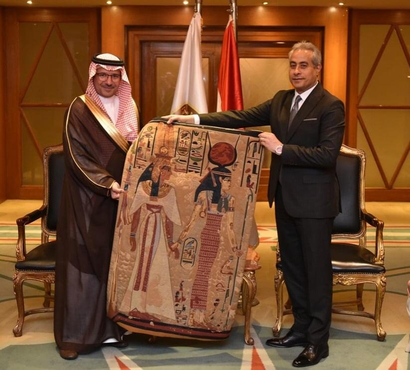 لهذه الاسباب .. وزير القوى العاملة يلتقى نائب وزير الموارد البشرية لقطاع العمل السعودي