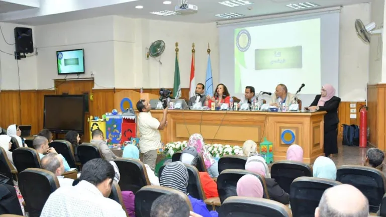 وفق رؤية مصر 2030 .. ندوة بجامعة القاهرة للتعريف بالمبادرة الوطنية للمشروعات الخضراء الذكية