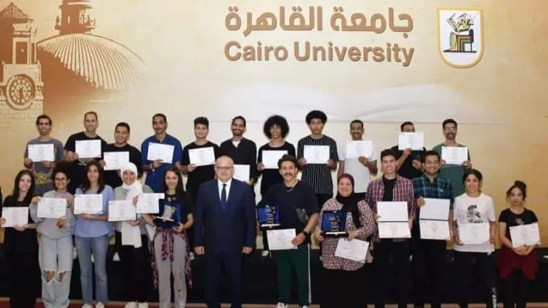 الخشت: يحتفي بطلاب جامعة القاهرة الفائزين بجوائز مهرجان "إبداع 11" في المجالات الأدبية والعلمية والفنية على مستوى الجامعات والمعاهد والأكاديميات فى مصر